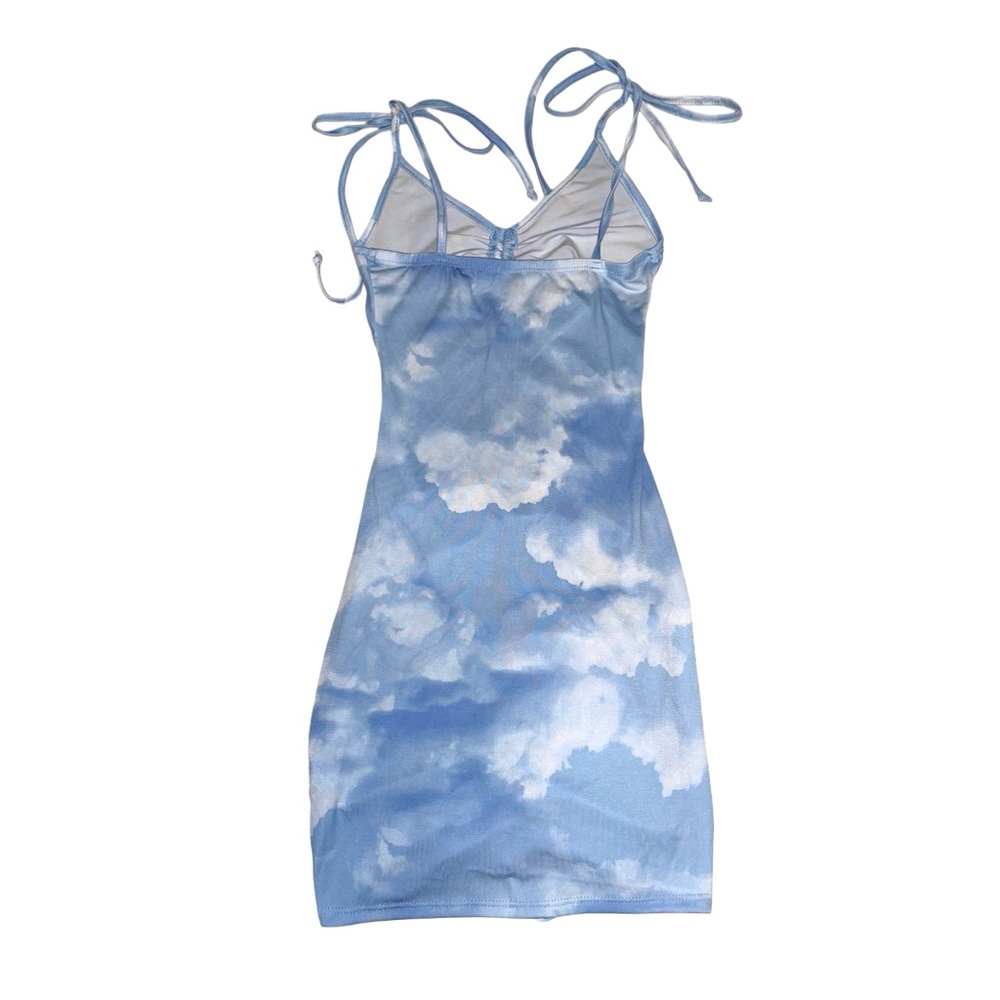 NWOT Fashion Nova Cloud Printed Ruched Dress - Picture 4 of 4